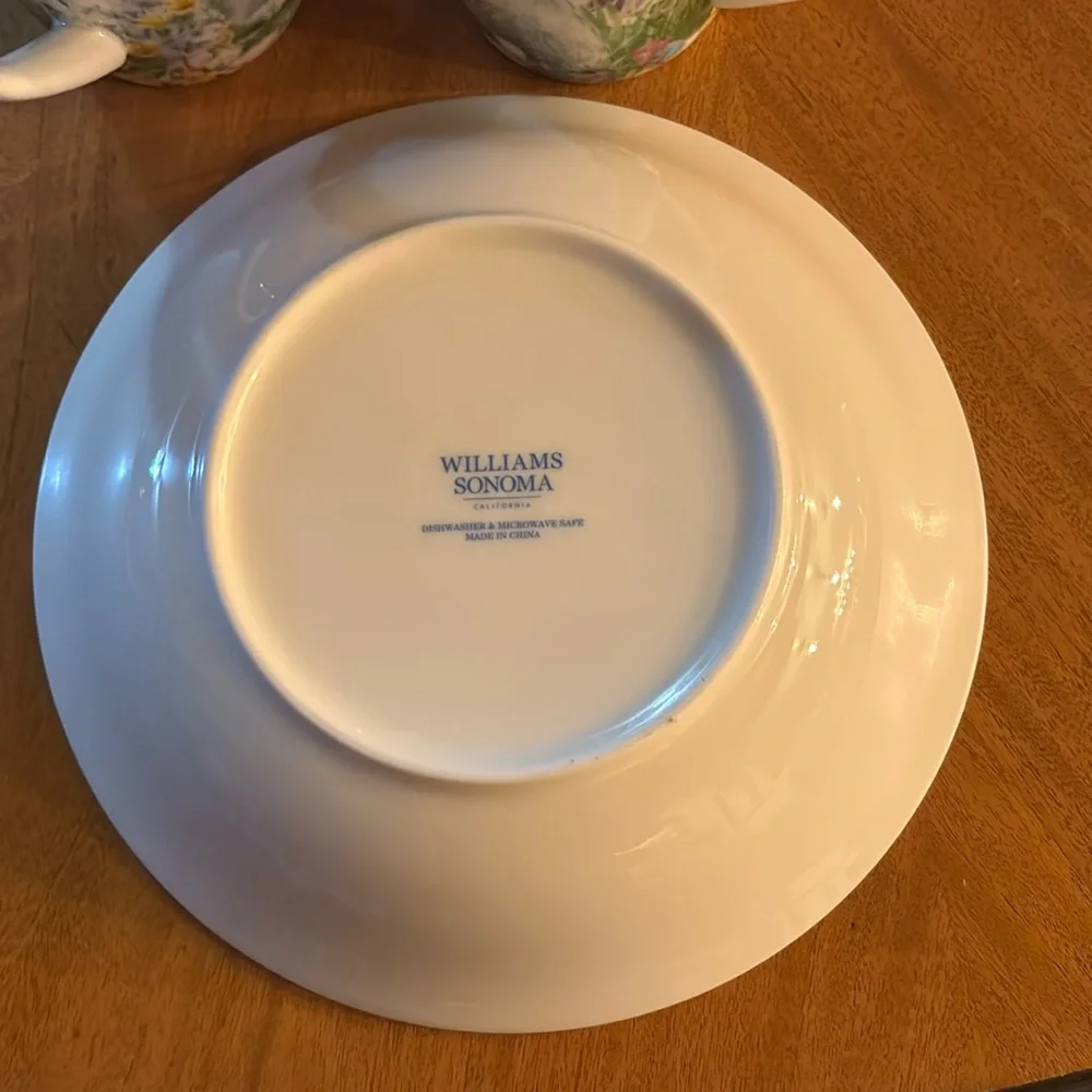 WILLIAMS-SONOMA Floral Meadow Bunny Rabbits  Easter Round Soup Bowl 9